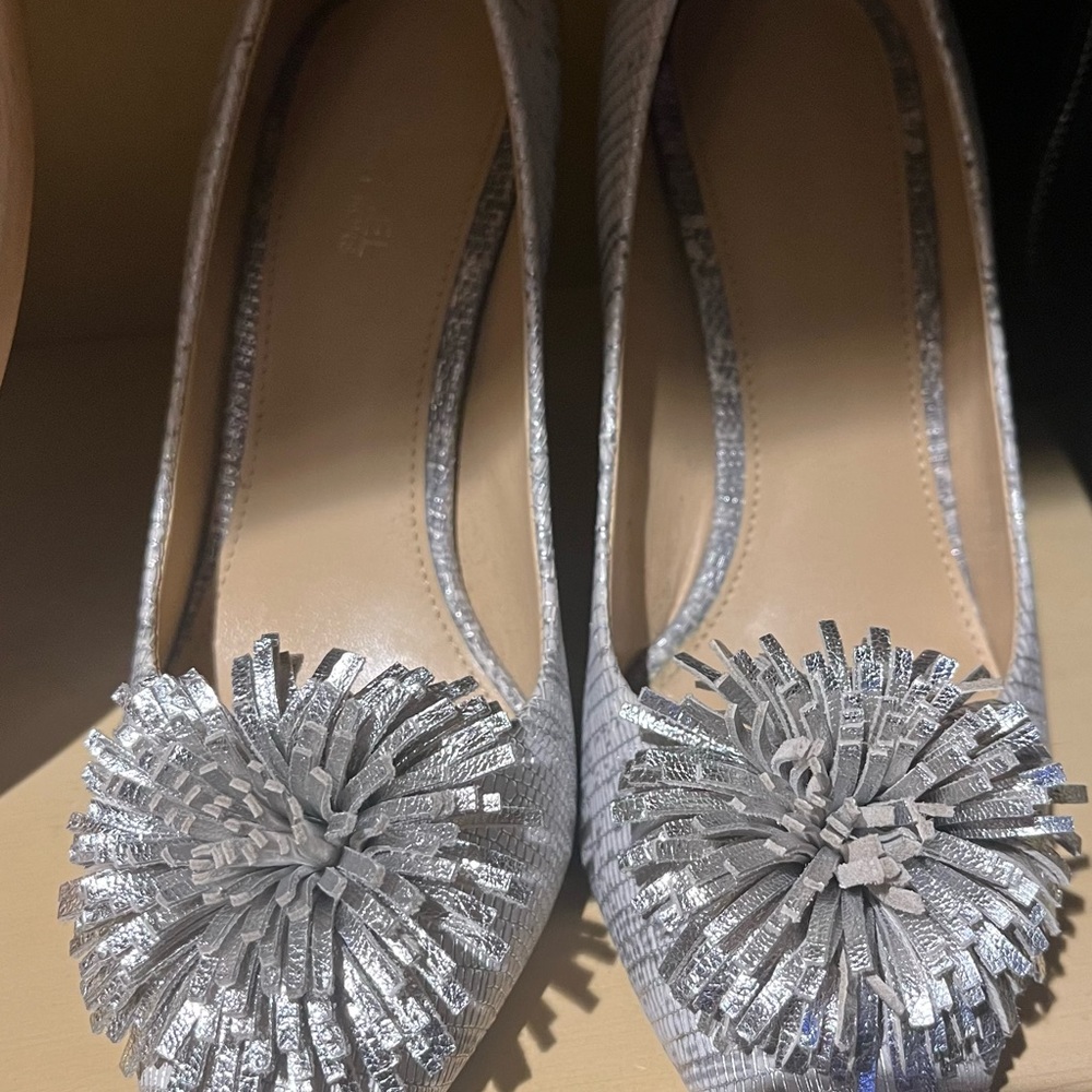 Michael Kors Silver Heels- Women’s size 7 - Picture 2 of 4